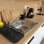 Apartment Bright Modern 1br • Quiet • 20 Min Center • Grill Prague