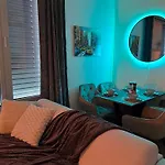 Bright Modern 1br • Quiet • 20 Min Center • Grill Apartment Prague