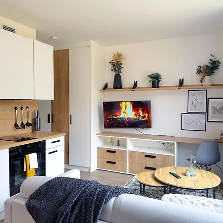 Bright Modern 1br • Quiet • 20 Min Center • Grill Apartmán *