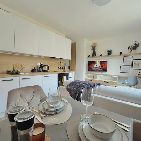 Bright Modern 1br • Quiet • 20 Min Center • Grill Apartmán *