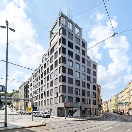 Bright Modern 1br • Quiet • 20 Min Center • Grill Praha