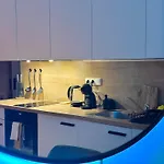 Bright Modern 1br • Quiet • 20 Min Center • Grill Apartament Praga