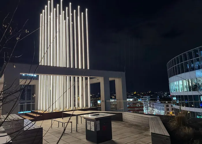 Bright Modern 1br • Quiet • 20 Min Center • Grill Апартаменты *