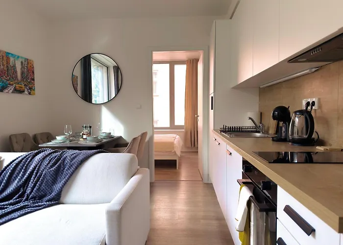 Bright Modern 1br • Quiet • 20 Min Center • Grill *