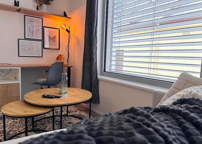 Bright Modern 1br • Quiet • 20 Min Center • Grill Прага