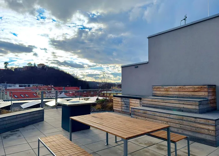 Lejlighed Bright Modern 1br • Quiet • 20 Min Center • Grill