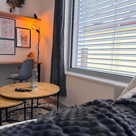 Bright Modern 1br • Quiet • 20 Min Center • Grill Прага