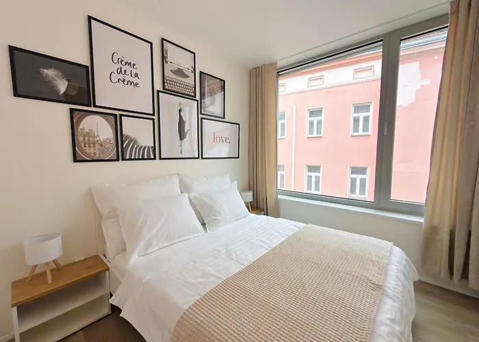 Bright Modern 1br • Quiet • 20 Min Center • Grill Appartement