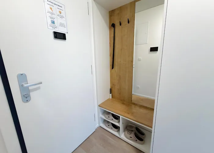 Bright Modern 1br • Quiet • 20 Min Center • Grill Appartement
