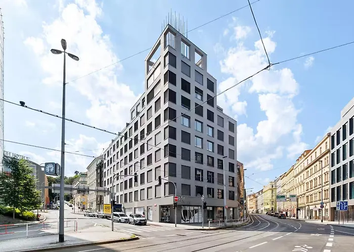 Bright Modern 1br • Quiet • 20 Min Center • Grill Prague